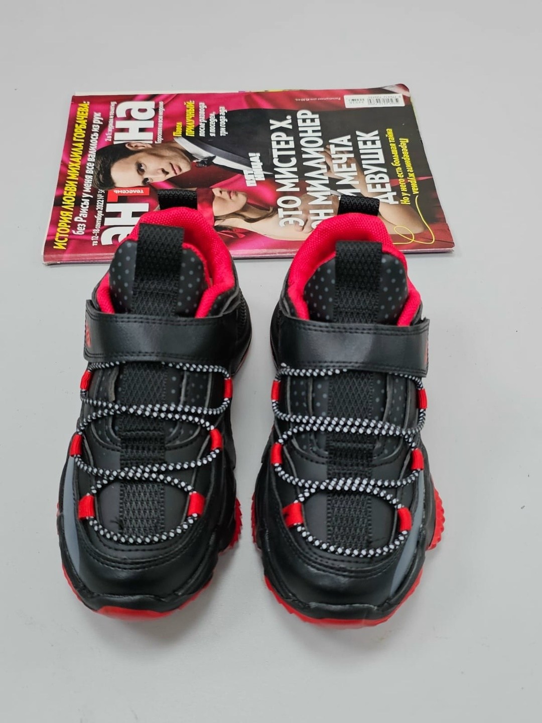 детские кроссовки,кроссовки,,кроссовки для мальчика,пара кроссовок