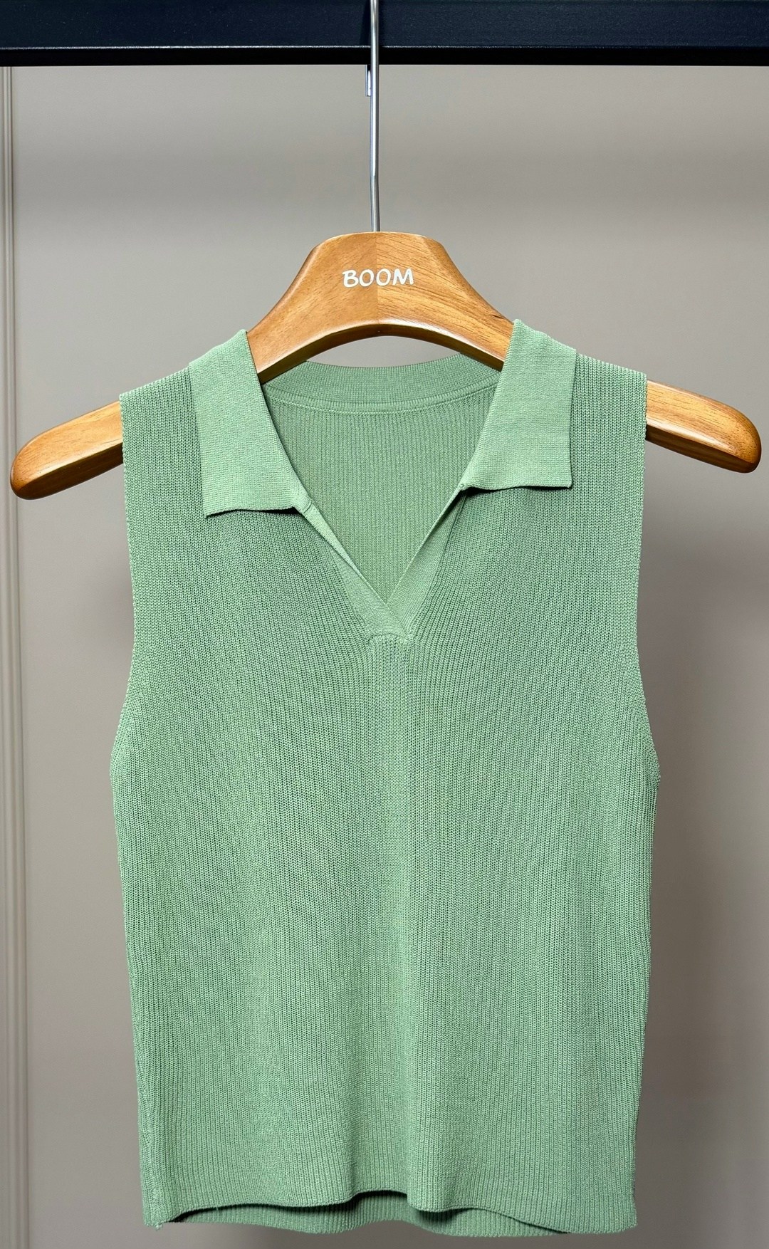 вязаные жилеты,вязаная майка,жилет с воротником,женский вязаный жилет,трикотажный жилет