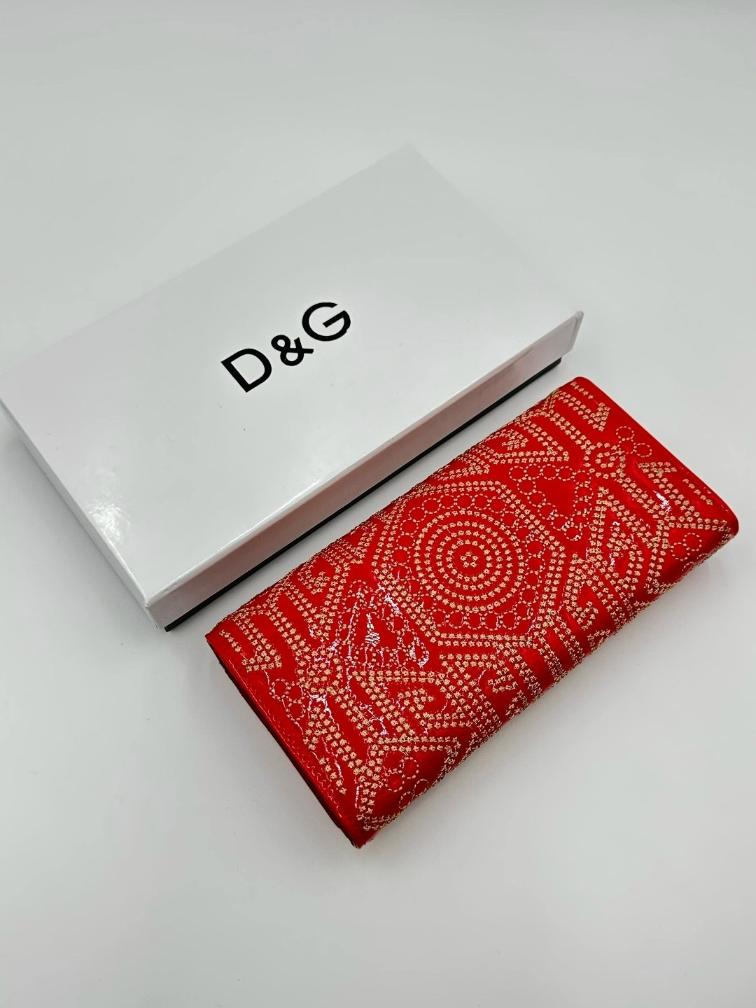 кошелек дольче габбана,красный кошелек дольче габбана,женские кошельки,кошелек d&g лакированный,клатч