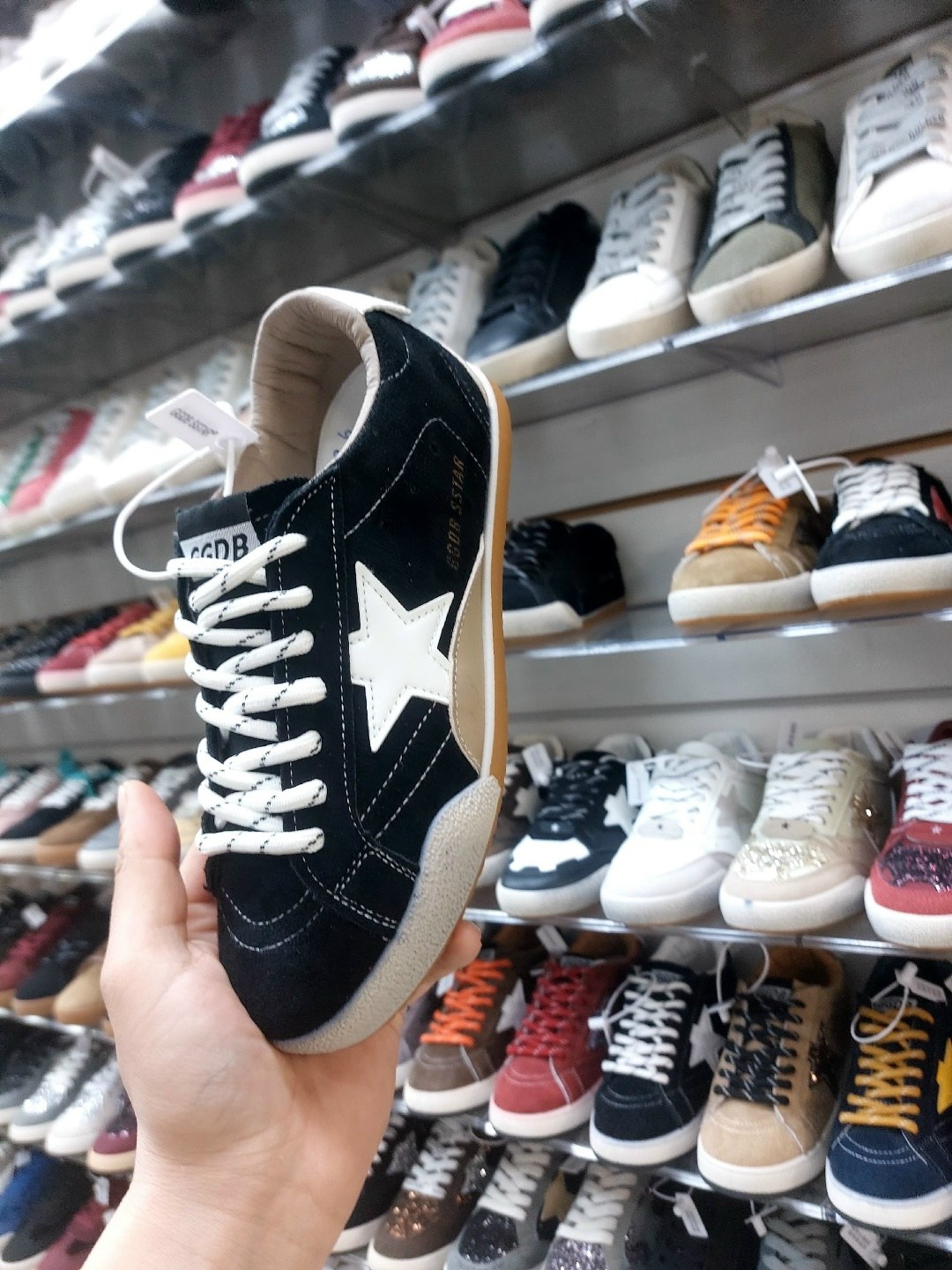 кроссовки golden goose,кеды golden goose,,golden goose sneakers,черные женские кроссовки и кеды golden goose deluxe brand