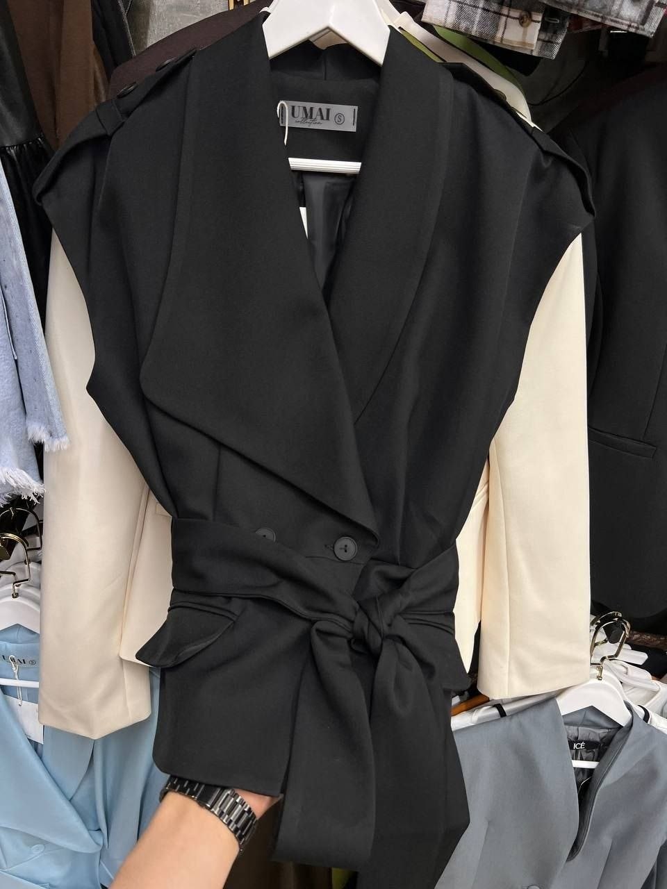 жилет с поясом,удлиненный жилет,жилет,жилет женский,жилет приталенный