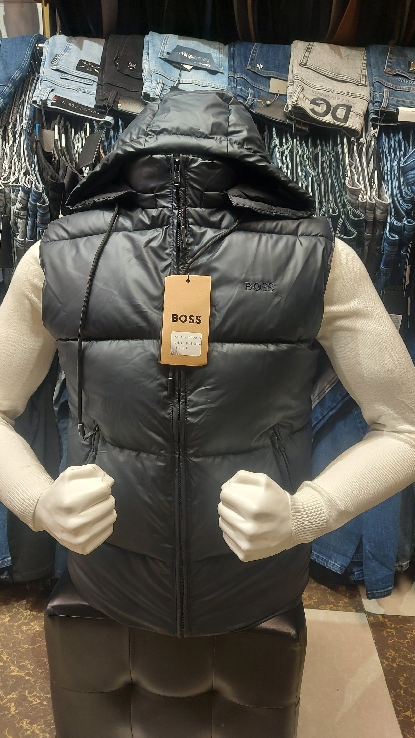 жилетка мужская hugo boss,жилет мужской,жилетка мужская,жилет boss мужской,hugo boss мужской жилет тёмно-синего цвета