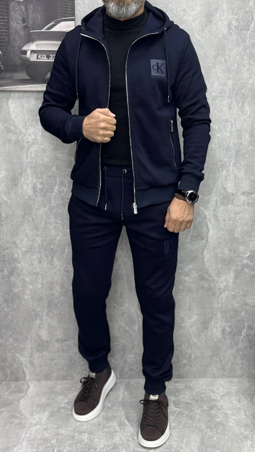 мужской спортивный костюм,спортивный костюм armani,мужской спортивный костюм calvin klein,спортивные костюмы для мужчин,мужской чёрный спортивный костюм комплект calvin klein с капюшоном