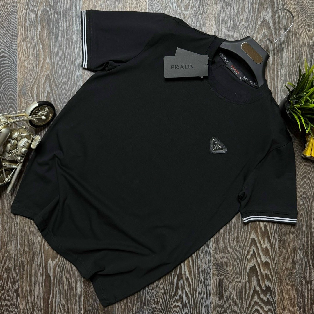 мужская футболка,футболки модные,одежда футболка,футболки для мужчин,футболка прада мужская черная