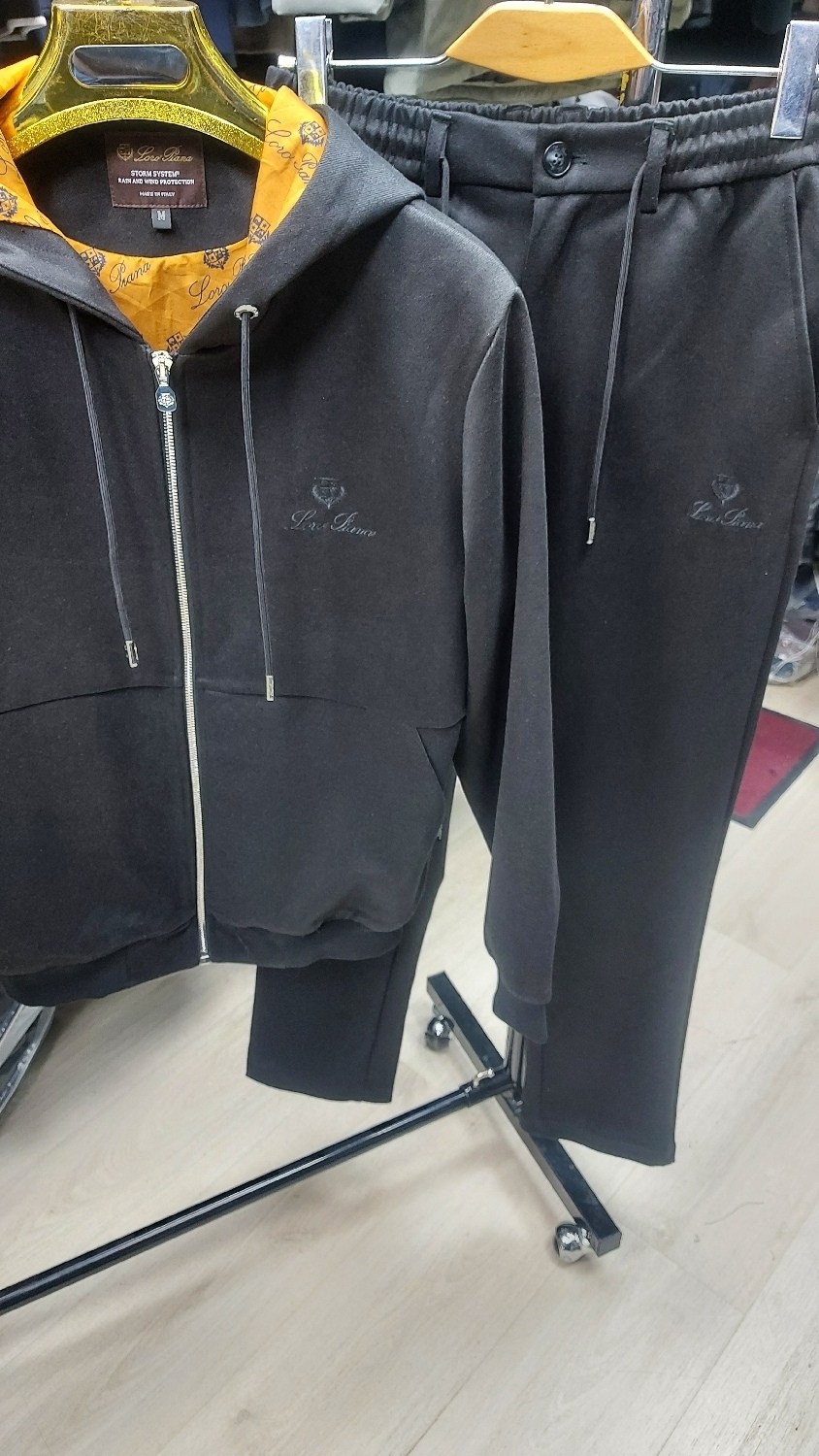 спортивные костюмы stefano ricci,спортивный костюм loro piana,костюм stefano ricci зимний,спортивный костюм stefano ricci мужской,спортивный костюм мужской loro piana