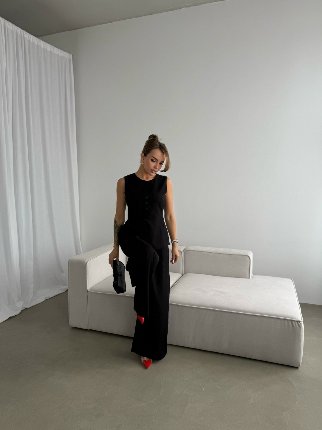 белый костюм,жилетка женская,приталенный жилет,жилет женский,женский костюм