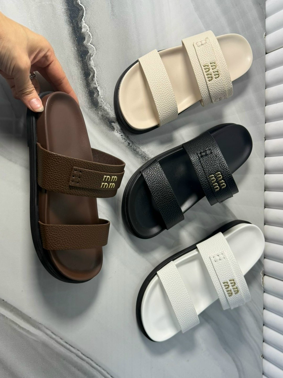 ,шлепанцы женские,женские шлепки,белые шлепанцы,женские сандалии