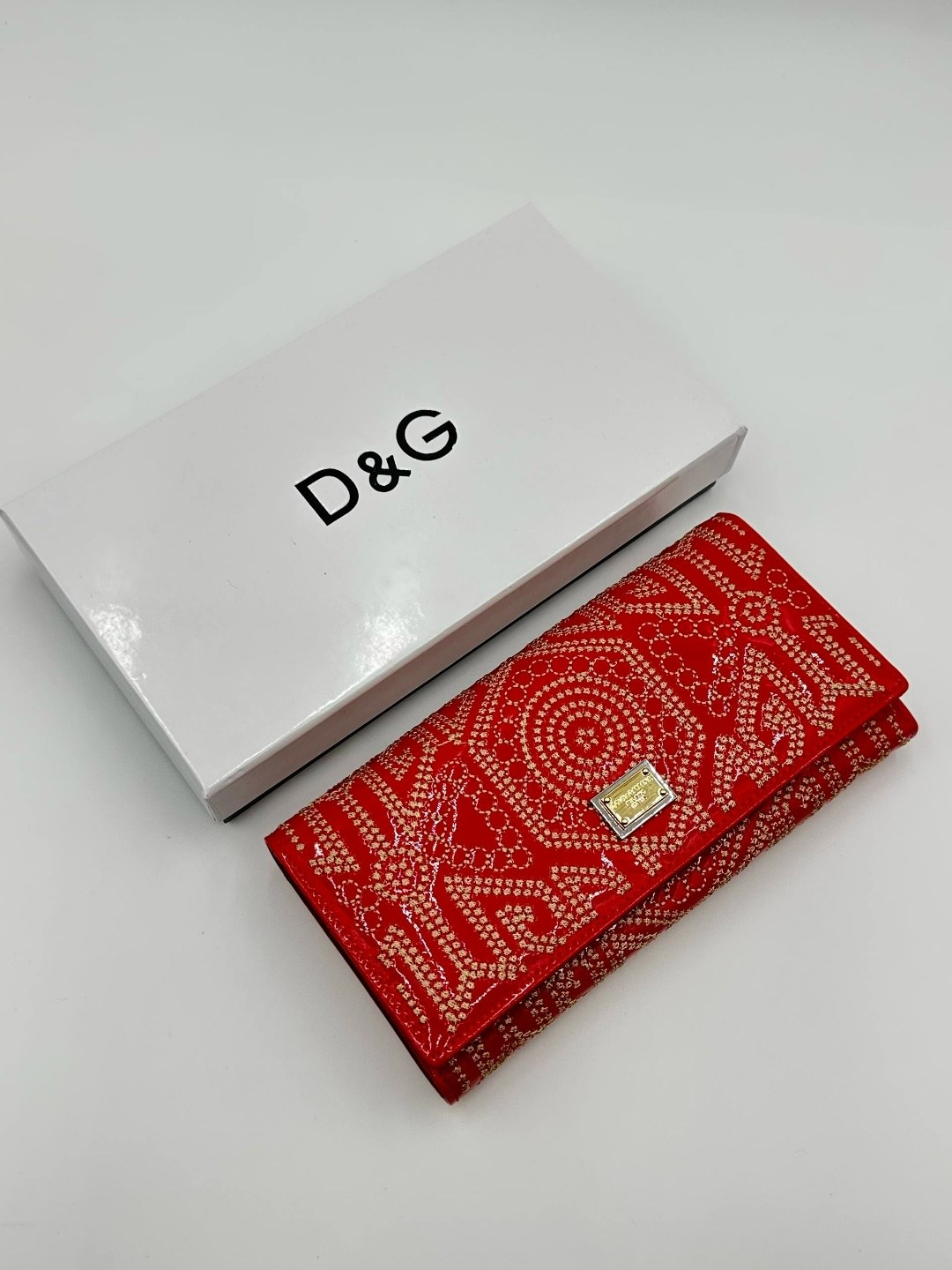 кошелек дольче габбана,красный кошелек дольче габбана,женские кошельки,кошелек d&g лакированный,клатч