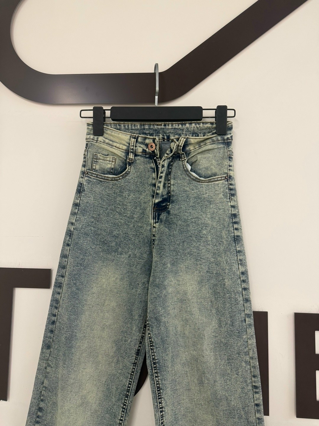 женские джинсы,джинсы,джинсы модные,стильные джинсы,джинсы широкие