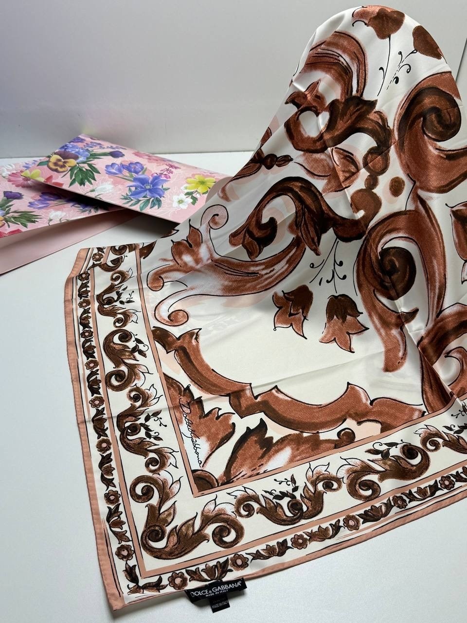 шарф louis vuitton,платок louis vuitton,платок луи виттон,луи витон платок,брендовые женские