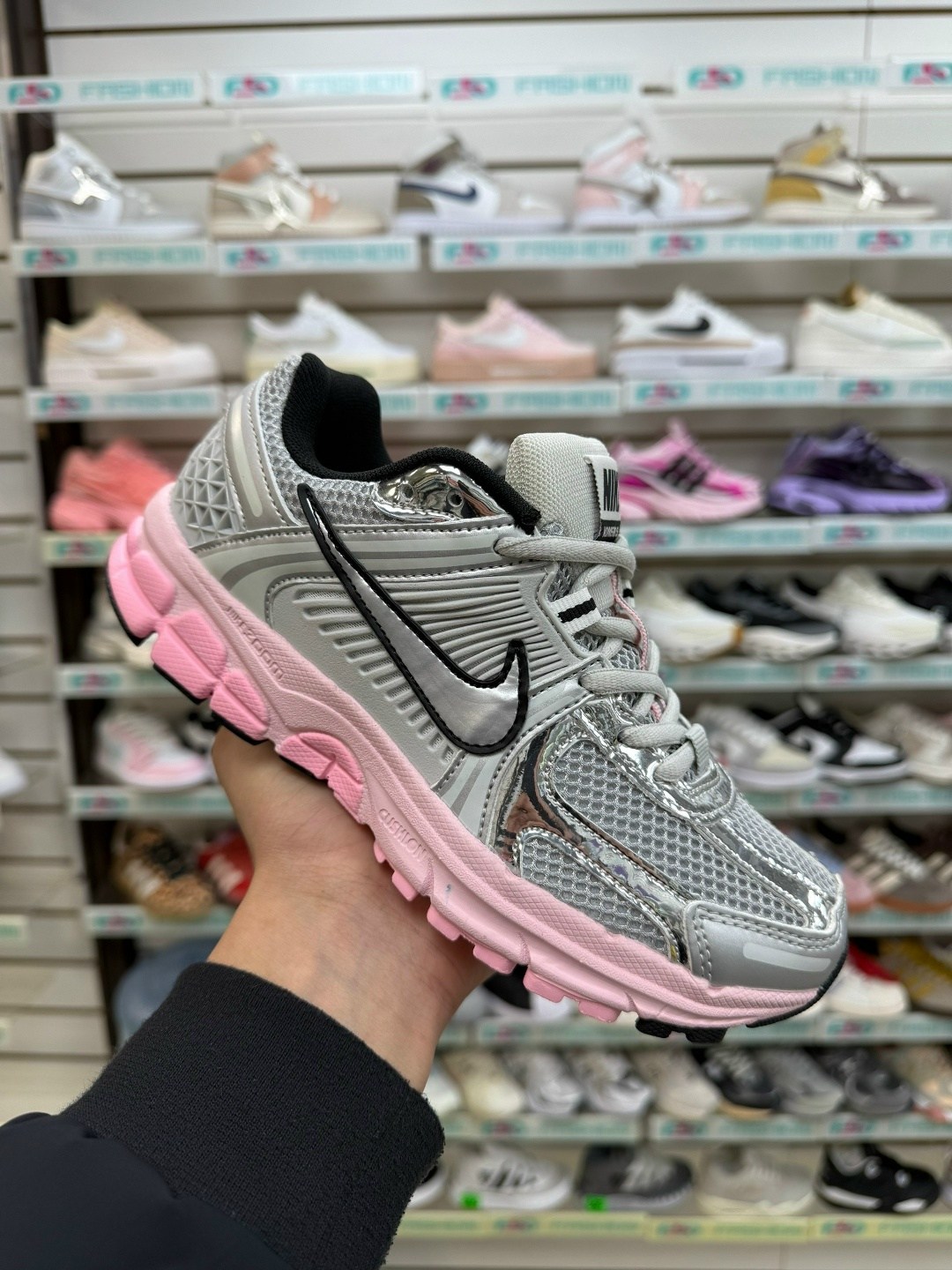 кроссовки nike initiator,кроссовки,кроссовки nike,женские кроссовки,женские беговые кроссовки initiator от finish line nike белый