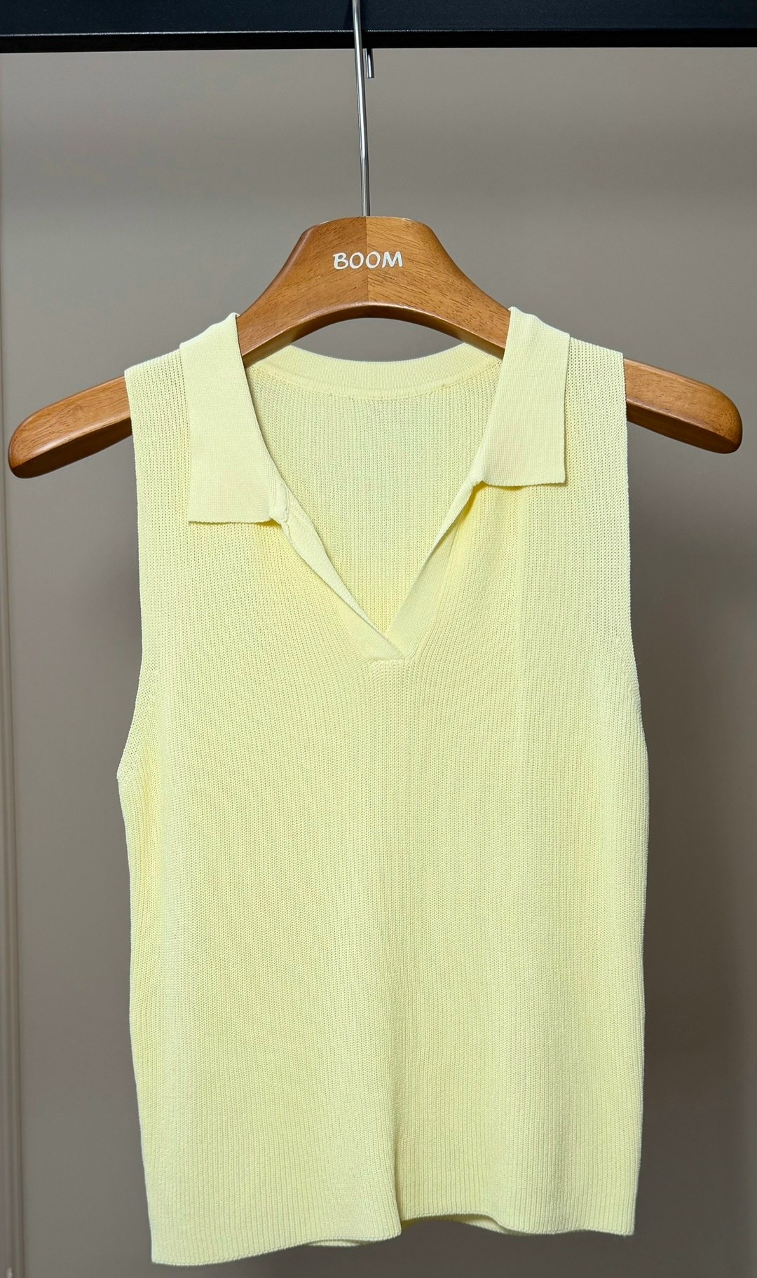 вязаные жилеты,вязаная майка,жилет с воротником,женский вязаный жилет,трикотажный жилет