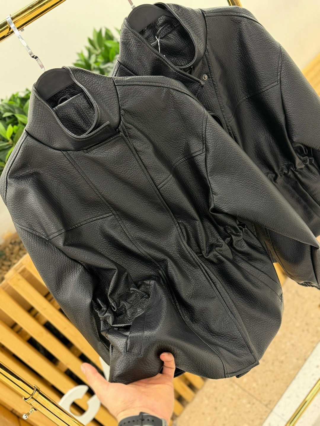 кожаная куртка,леггинсы кожаные,модный образ,кожаная куртка женская