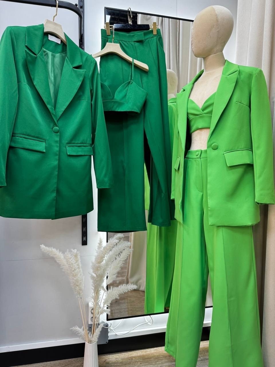 брючный костюм,костюм женский,костюм с брюками,женский брючный костюм,зеленый костюм тройка