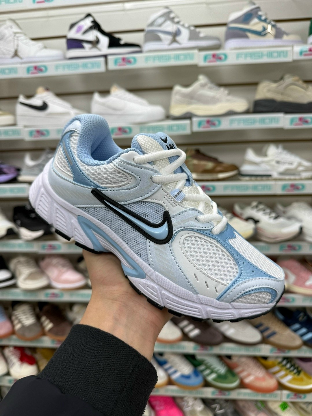 кроссовки nike initiator,кроссовки,кроссовки nike,женские кроссовки,женские беговые кроссовки initiator от finish line nike белый