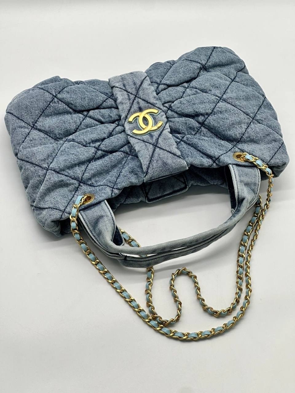 голубая джинсовая сумка chanel 25 small,сумки джинсовые,джинсовая женская сумка chanel,сумка,стеганая сумка