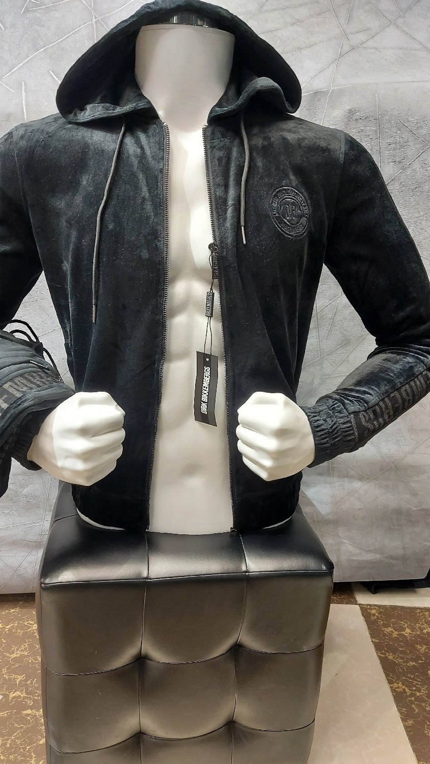 версаче спортивный костюм мужской велюровый,велюровый спортивный костюм versace мужской,велюровый спортивный костюм версаче,велюровый костюм версаче,спортивный костюм версаче мужской