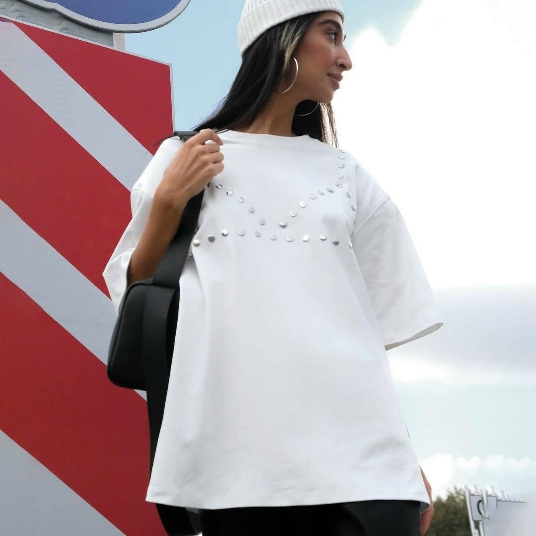 футболка белая оверсайз,футболка женская оверсайз со стразами,футболка оверсайз с,футболка оверсайз со стразами,футболка из хлопка оверсайз со стразами