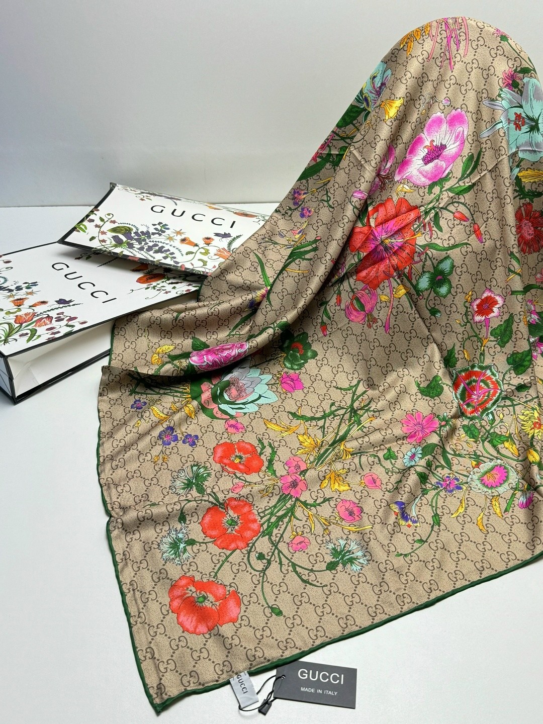 шарф louis vuitton,платок louis vuitton,платок луи виттон,луи витон платок,брендовые женские