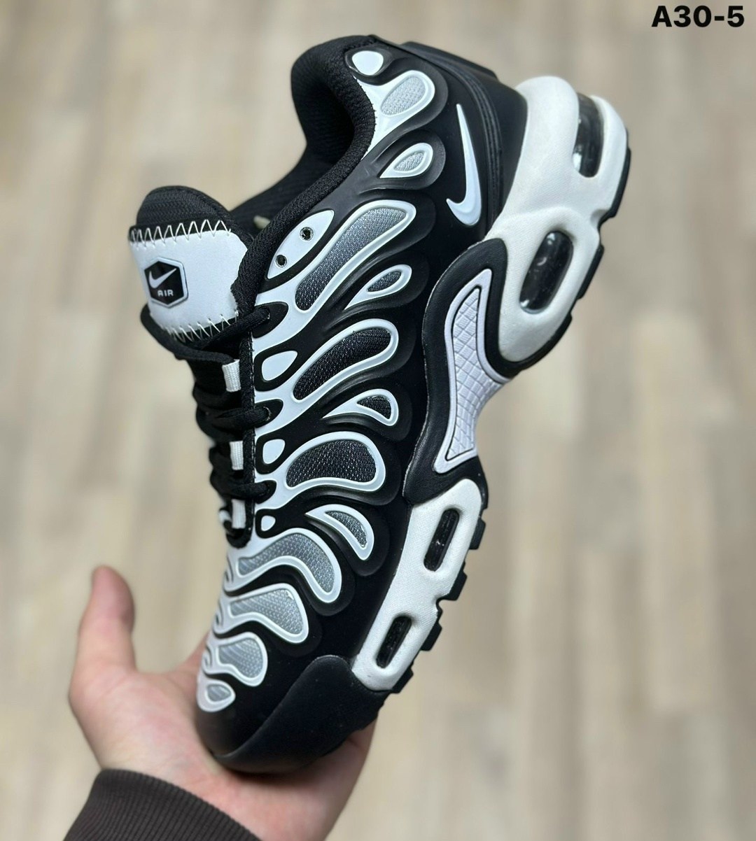 кроссовки nike air max plus,кроссовки nike air max tn plus,низкие кроссовки с амортизацией nike air max plus,кроссовки,nike air max plus