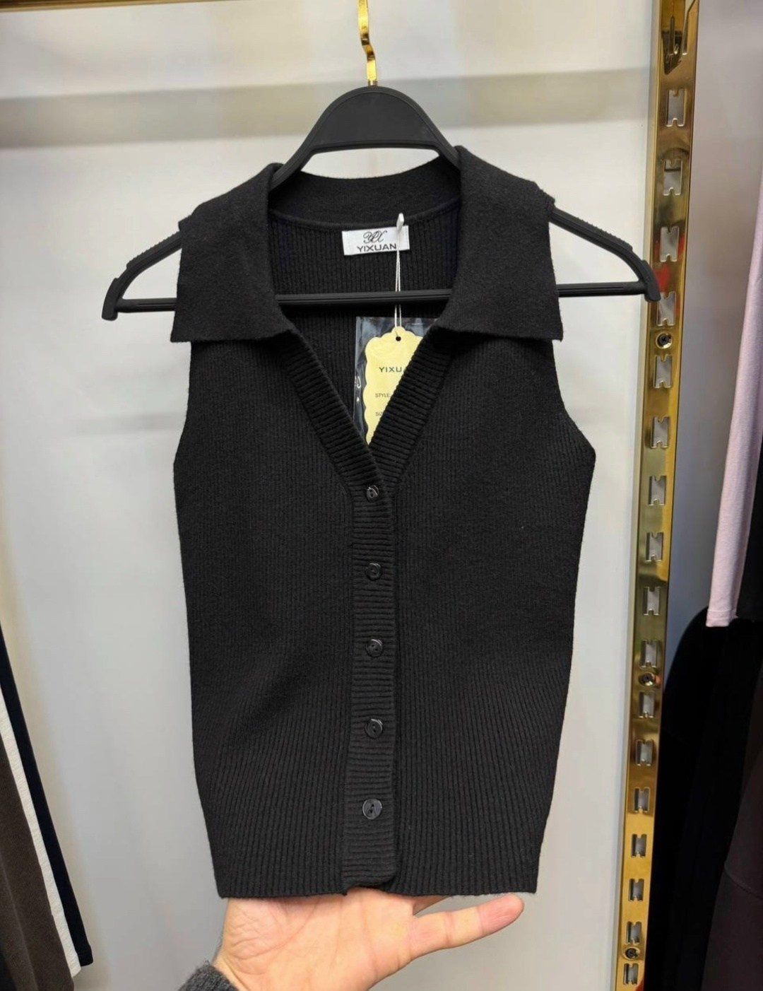 трикотажный топ,брюки льняные,жилет mango,бежевые брюки,широкие брюки