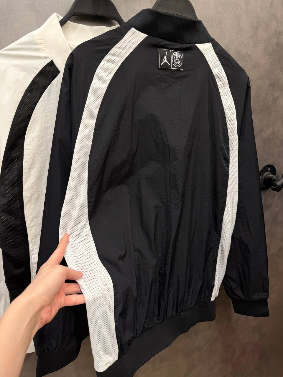 ветровка jordan psg,чёрная jordan psg ветровка,ветровка бомбер мужская,мужская куртка бомбер,jordan psg