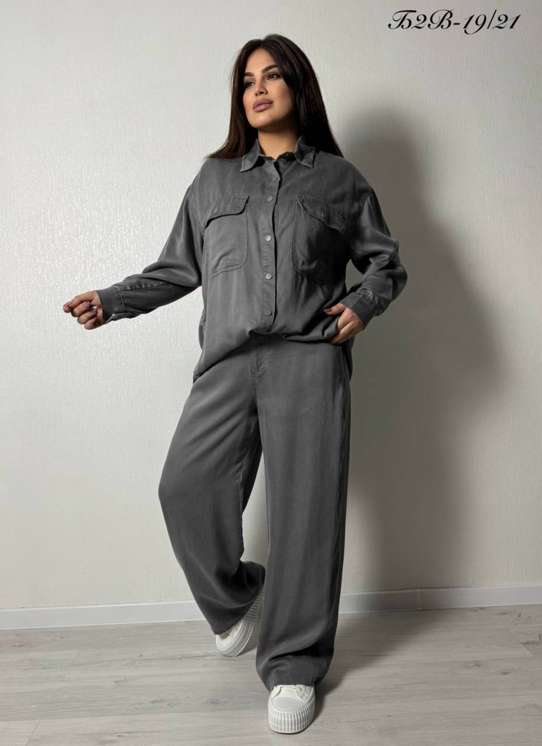 брючный костюм,костюм брючный с рубашкой,стильные костюмы,женский костюм,серый брючный костюм