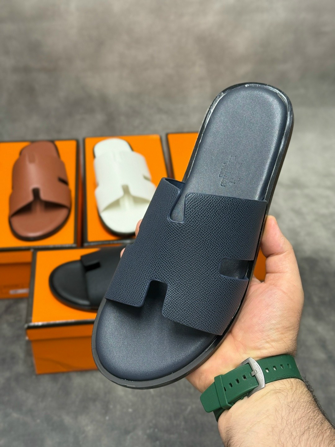 мужские шлепанцы эрмес,шлепанцы hermes,шлепки hermes,мужские шлепки гермес,тапочки hermes мужские