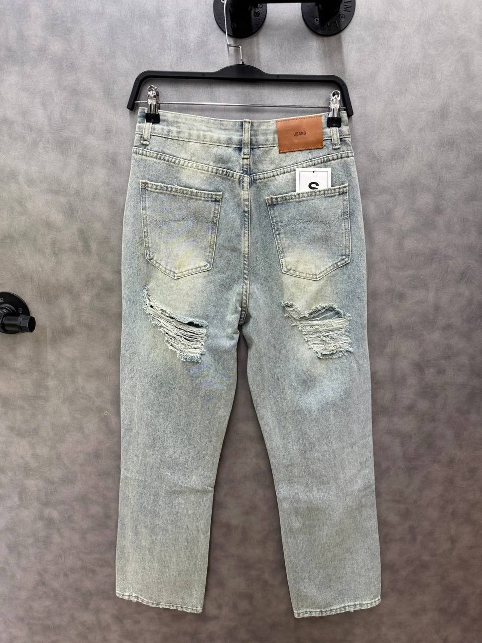 стиль одежды,стильный наряд,джинсы модные,рваные джинсы