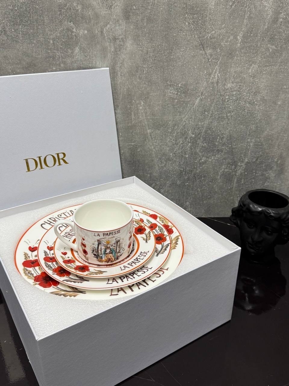 чайная пара dior la papesse,сервиз чайный, посуда dior кофейная пара,dior посуда,набор чайных пар christiane dior la papesse,чайный набор dior