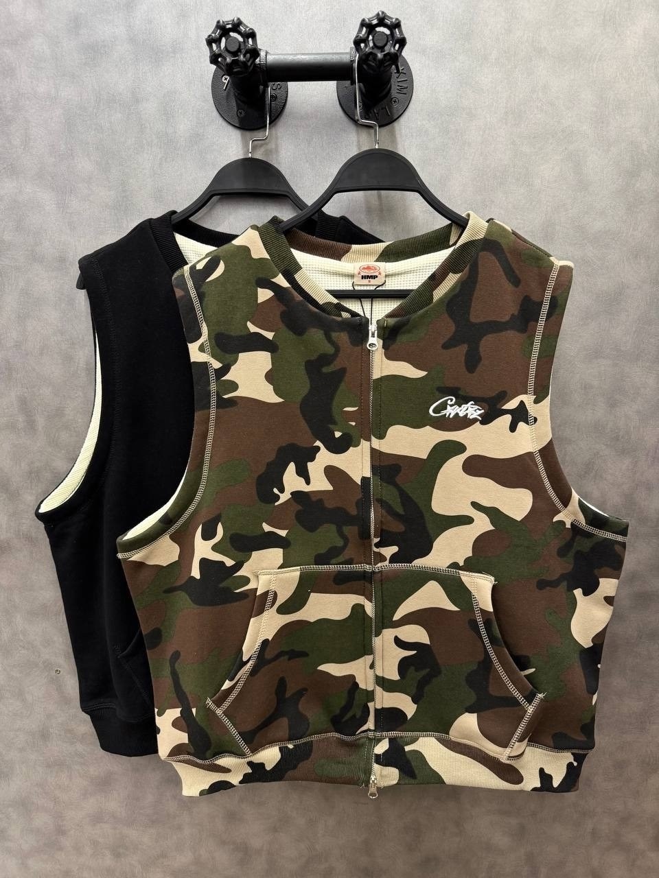 жилет камуфляжный,одежда жилет,мужские жилеты,жилет