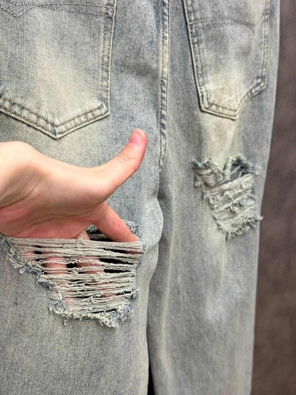 стиль одежды,стильный наряд,джинсы модные,рваные джинсы