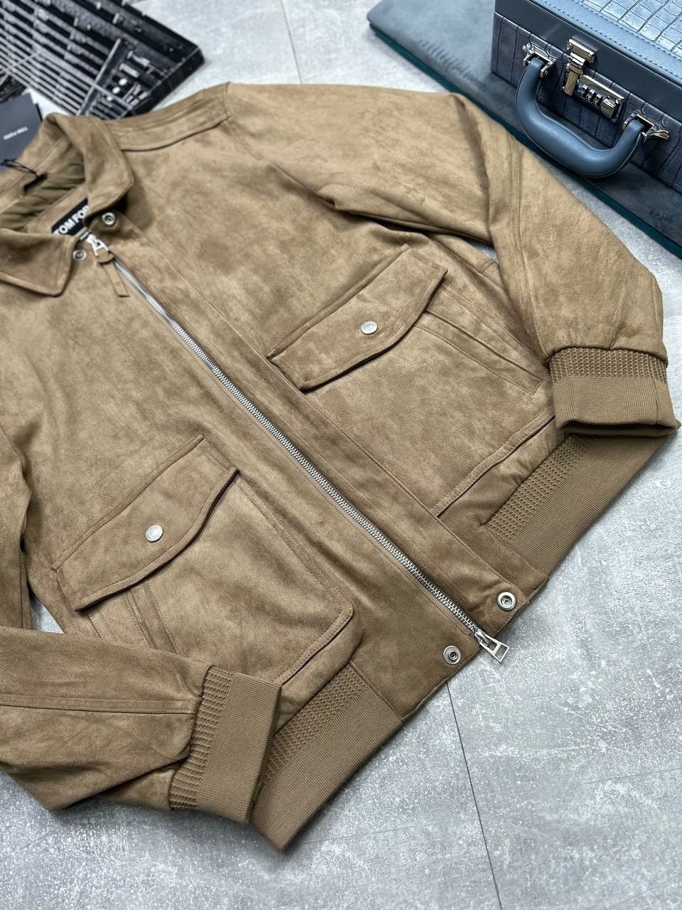 куртка замшевая,мужская замшевая куртка,куртка бомбер,куртка авиатор мужская замшевая,куртка кожаная