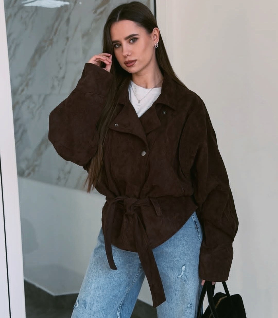 женская куртка бомбер из эко замши коричневого цвета,бомбер куртка замшевая оверсайз премиум x'zotic,куртка косуха замшевая коричневая с поясом tadari,куртка замшевая,куртка замшевая женская