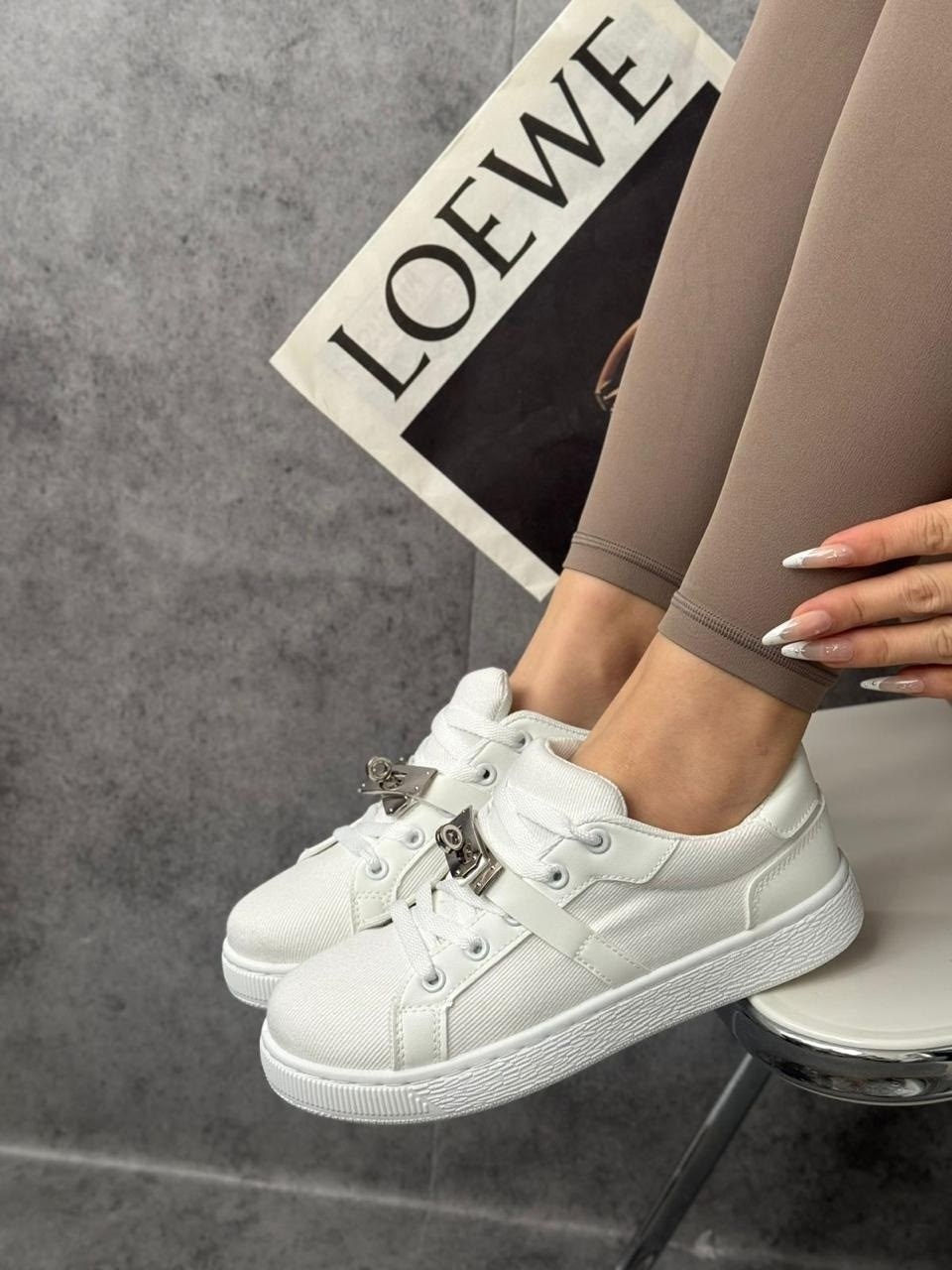 ,женские кроссовки,кеды женски,белые женские кроссовки,спортивная