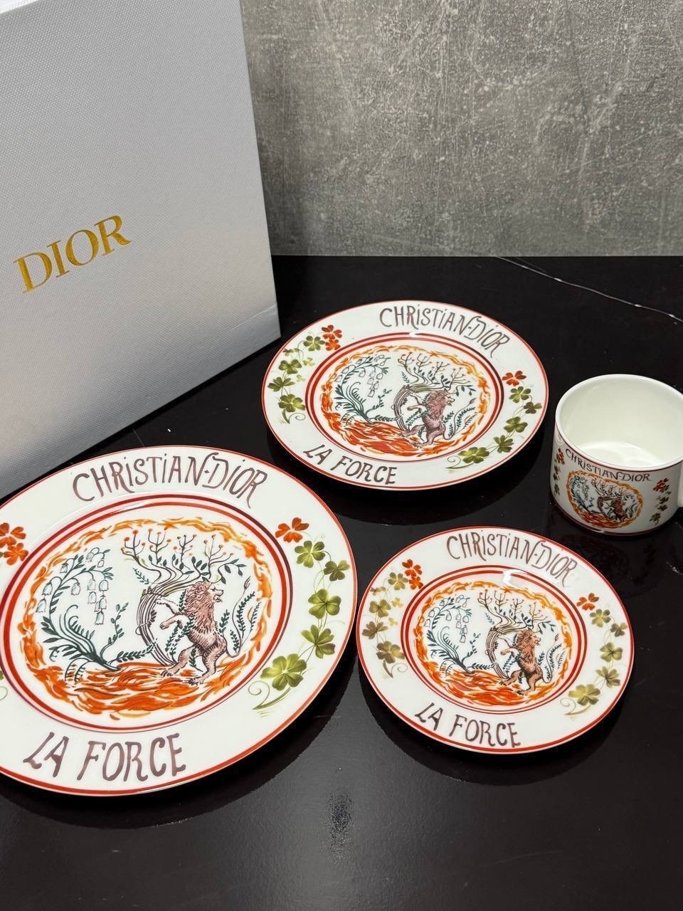 тарелка christian dior la force 26 см,dior посуда,чайная пара фарфоровая dior,чайная пара кристиан диор,посуда диор таро