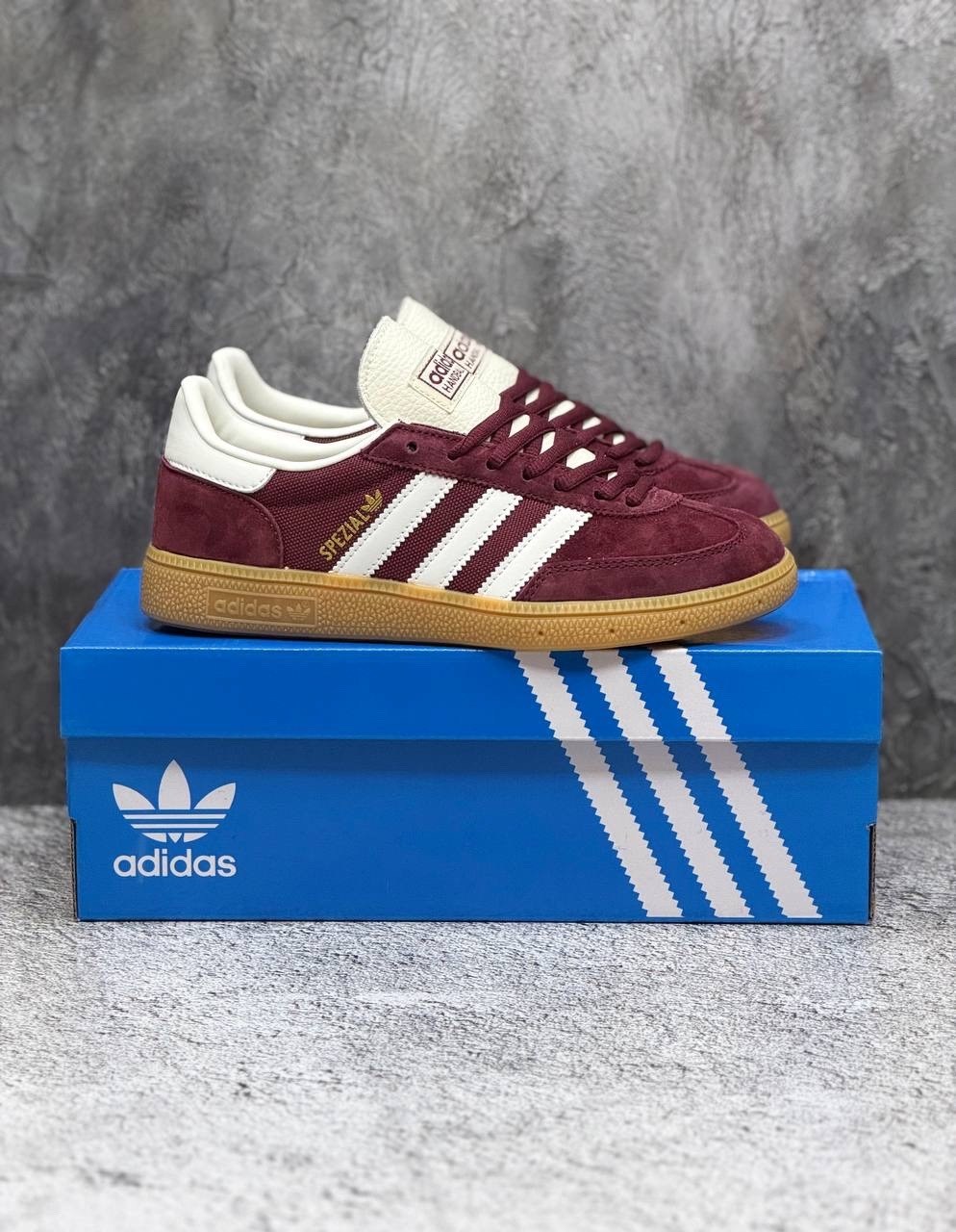 adidas originals handball spezial,кроссовки adidas originals handball spezial,adidas handball spezial,adidas handball spezial sporty & rich shadow red,кроссовки adidas handball spezial