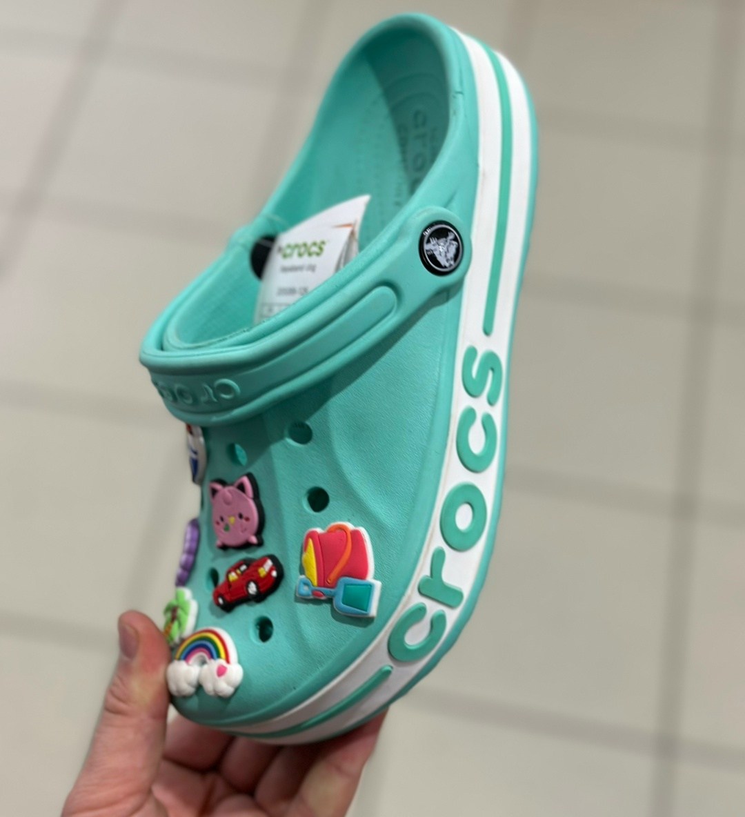 ,кроксы с джибитсами,кроксы розовые,сабо crocs,пины для кроксов