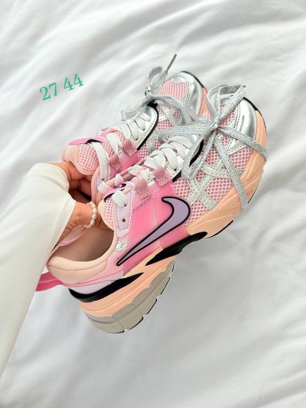 кроссовки для бега v2k run женские с низким верхом серебристо-розовые nike,кроссовки nike женские,кроссовки nike,кроссовки nike v 2 k run,кроссовки беговые женские