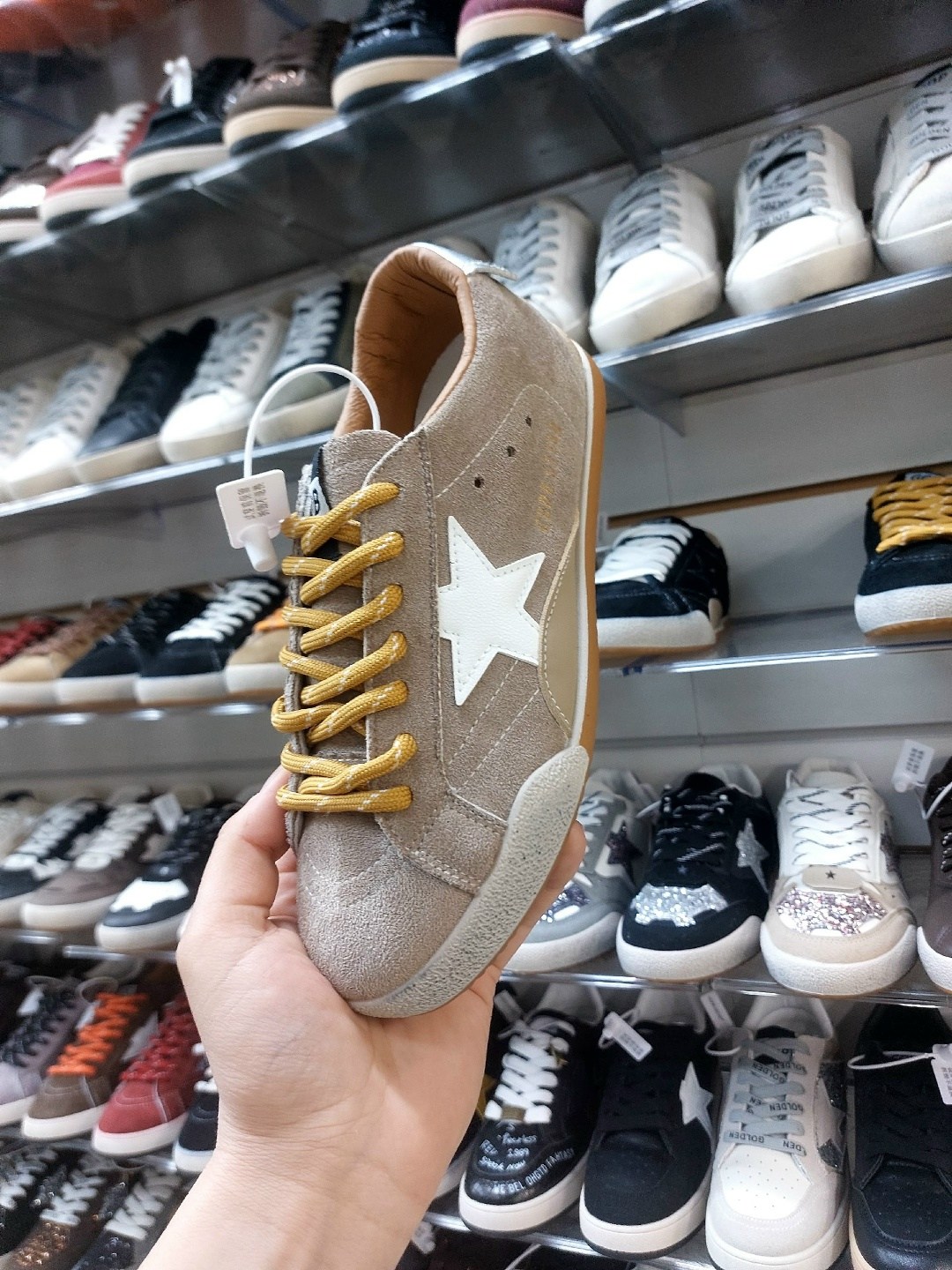 кроссовки golden goose,кеды golden goose,,golden goose sneakers,черные женские кроссовки и кеды golden goose deluxe brand