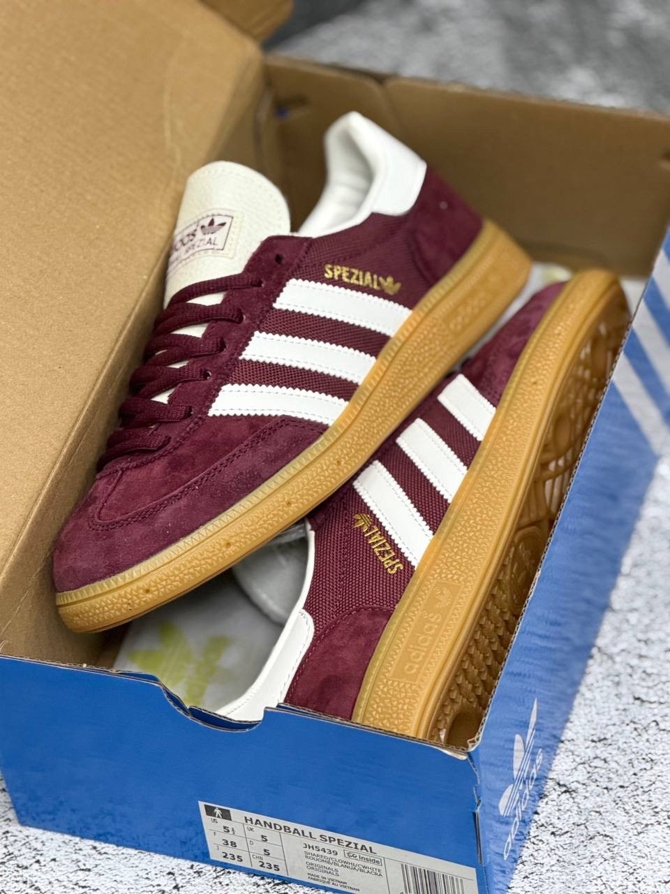 adidas originals handball spezial,кроссовки adidas originals handball spezial,adidas handball spezial,adidas handball spezial sporty & rich shadow red,кроссовки adidas handball spezial