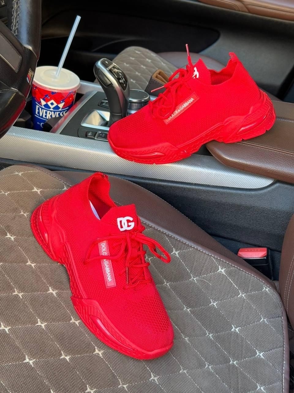 красные кроссовки,спортивная ,кроссовка,женские кроссовки,модные кроссовки