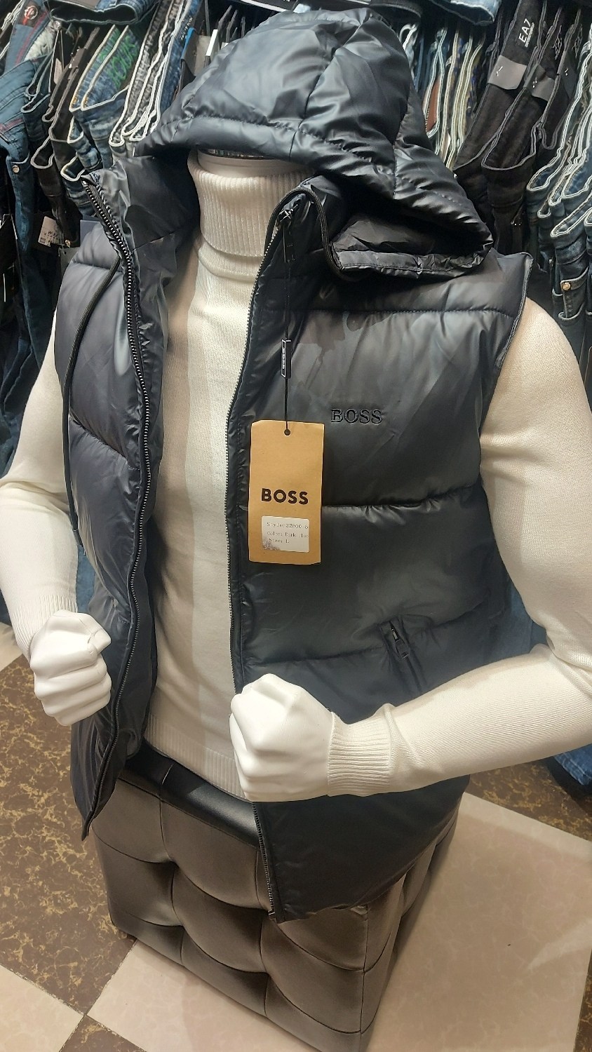 жилетка мужская hugo boss,жилет мужской,жилетка мужская,жилет boss мужской,hugo boss мужской жилет тёмно-синего цвета