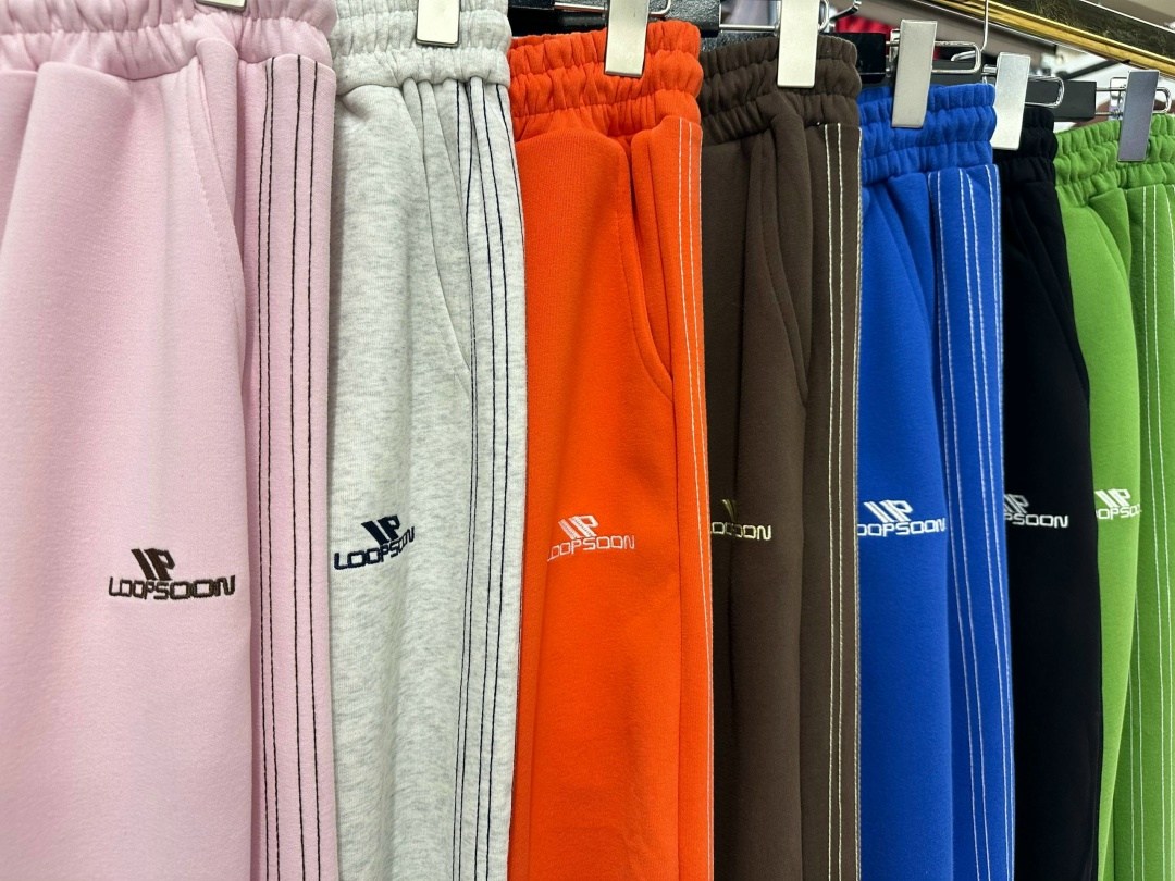 спортивные штаны широкие,брюки карго с лампасами широкие y2k styfash,спортивные штаны adidas,брюки оверсайз с лампасами широкие спортивные y2k,штаны широкие женские