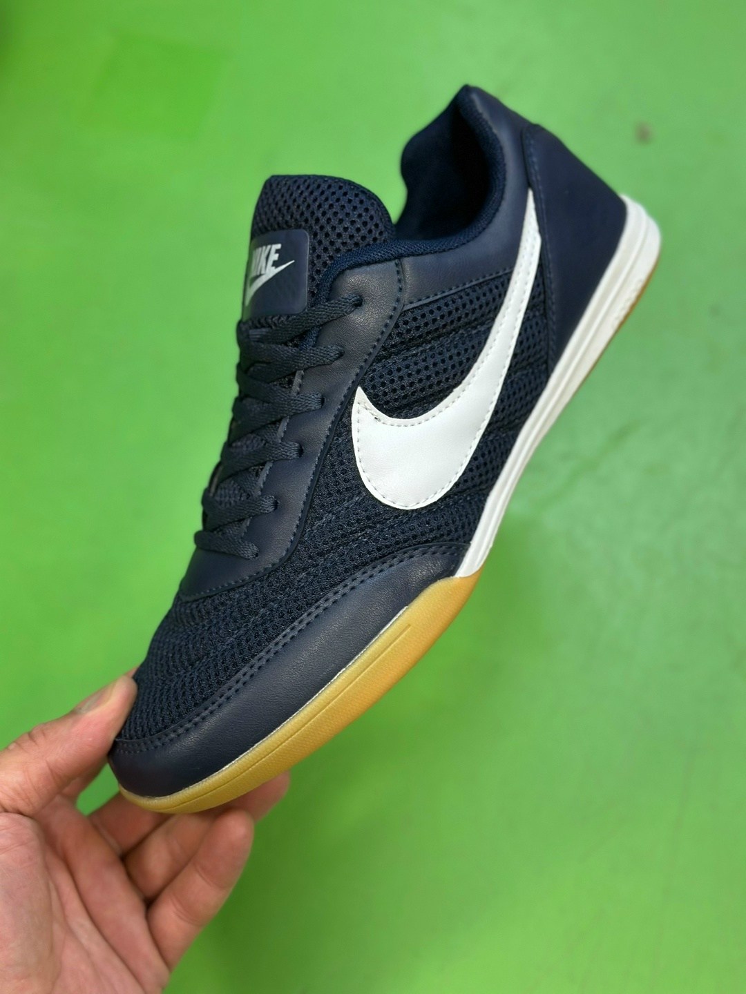 спортивная ,кеды футбольные,кроссовки,футбольные кеды найк,мужские кроссовки