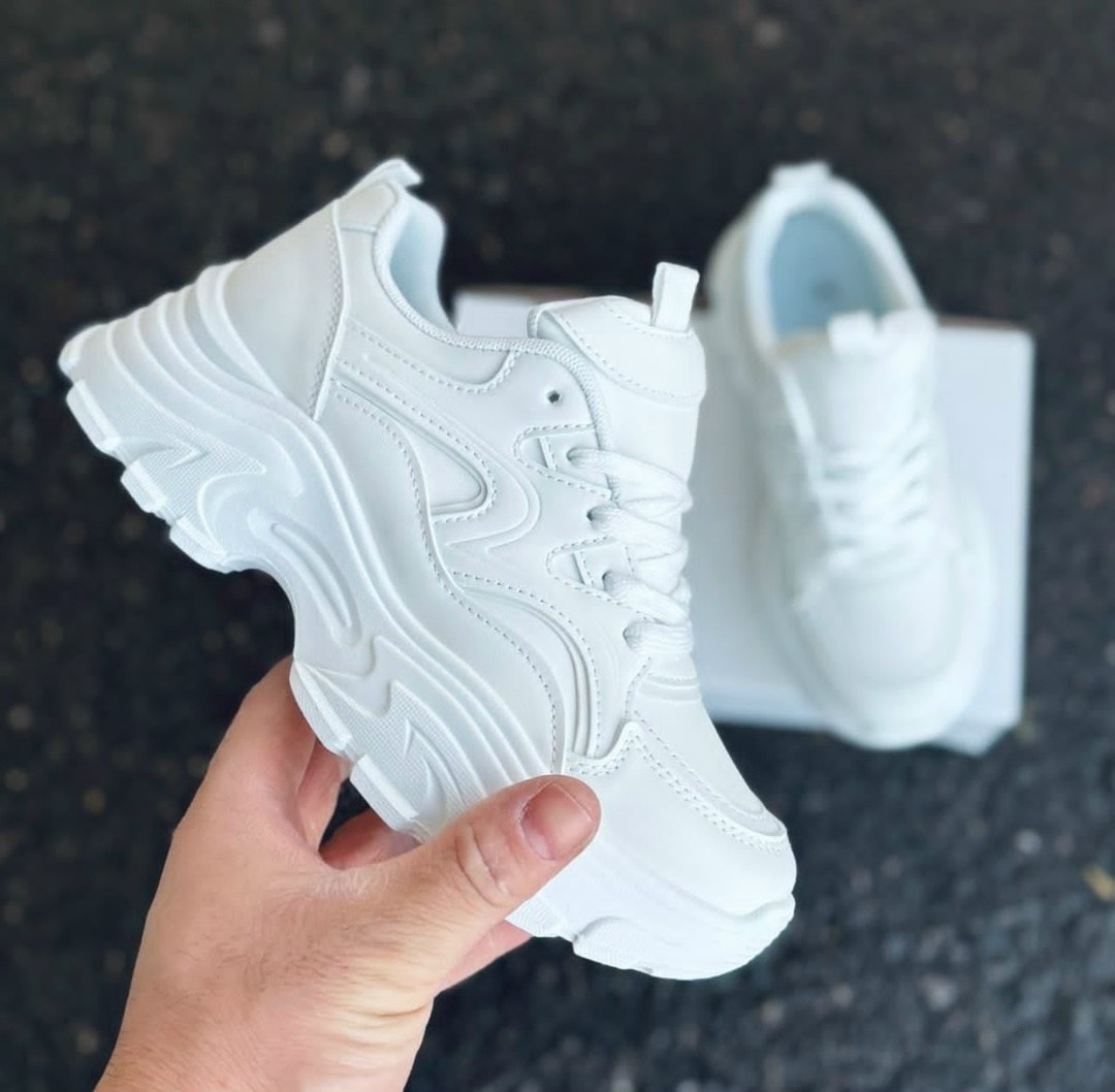 кроссовки на массивной подошве,кроссовки женские белые,кроссовки женские массивные,белые кроссовки,кроссовки белые женские на высокой подошве