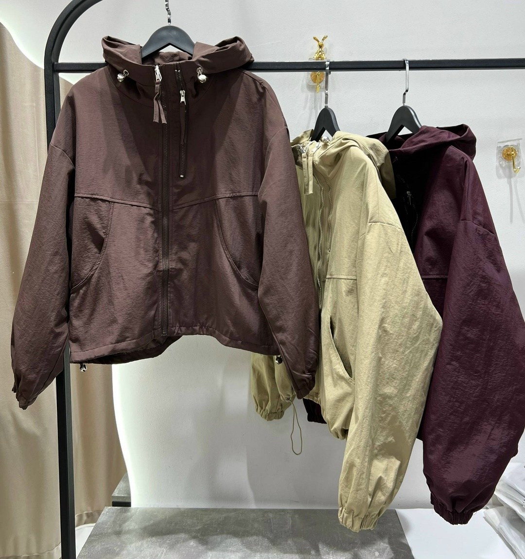 повседневная куртка,куртка модная,легкая куртка,куртка женская,ветровка