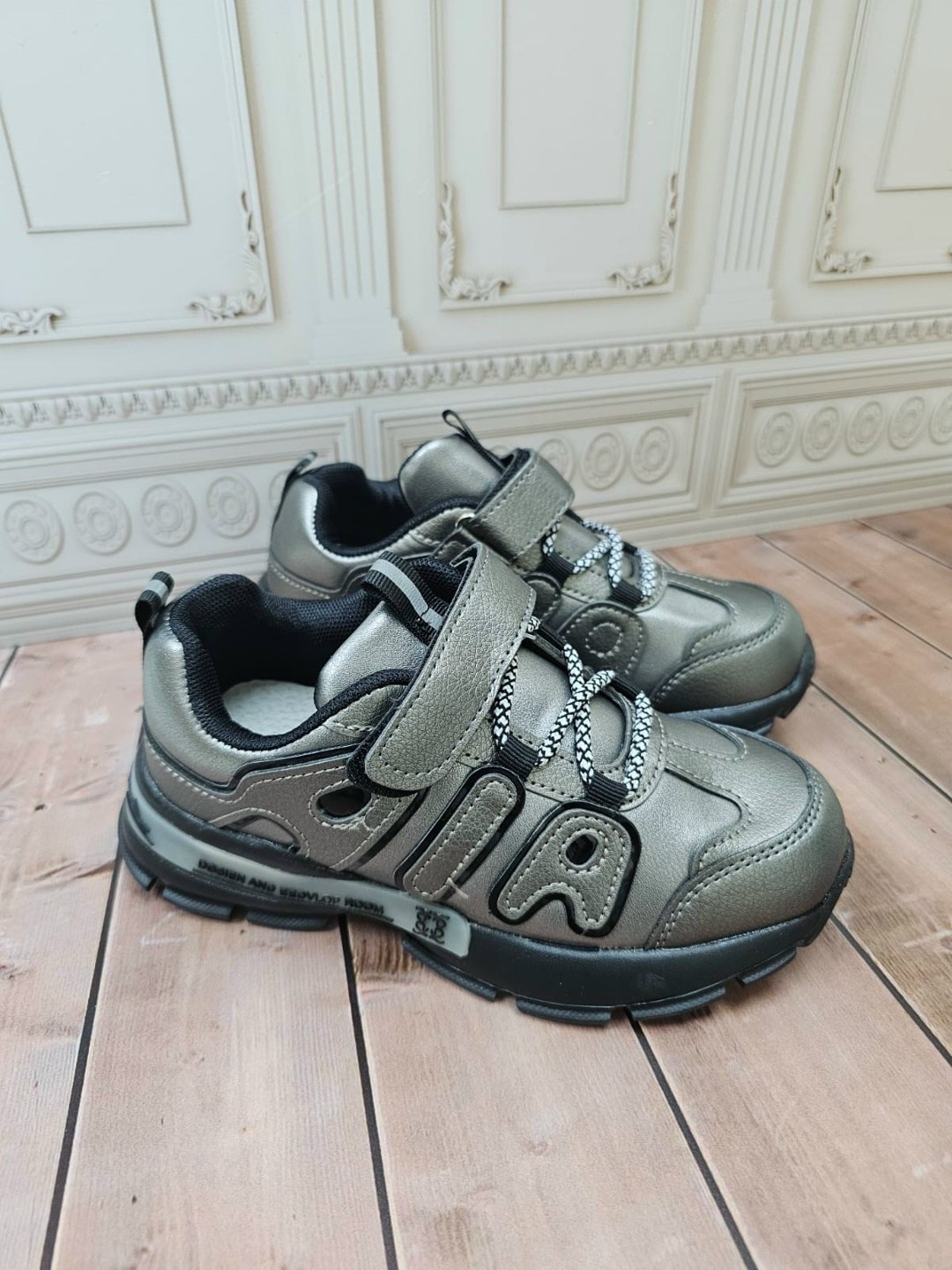 детские кроссовки,кроссовки,,кроссовки для мальчика,пара кроссовок