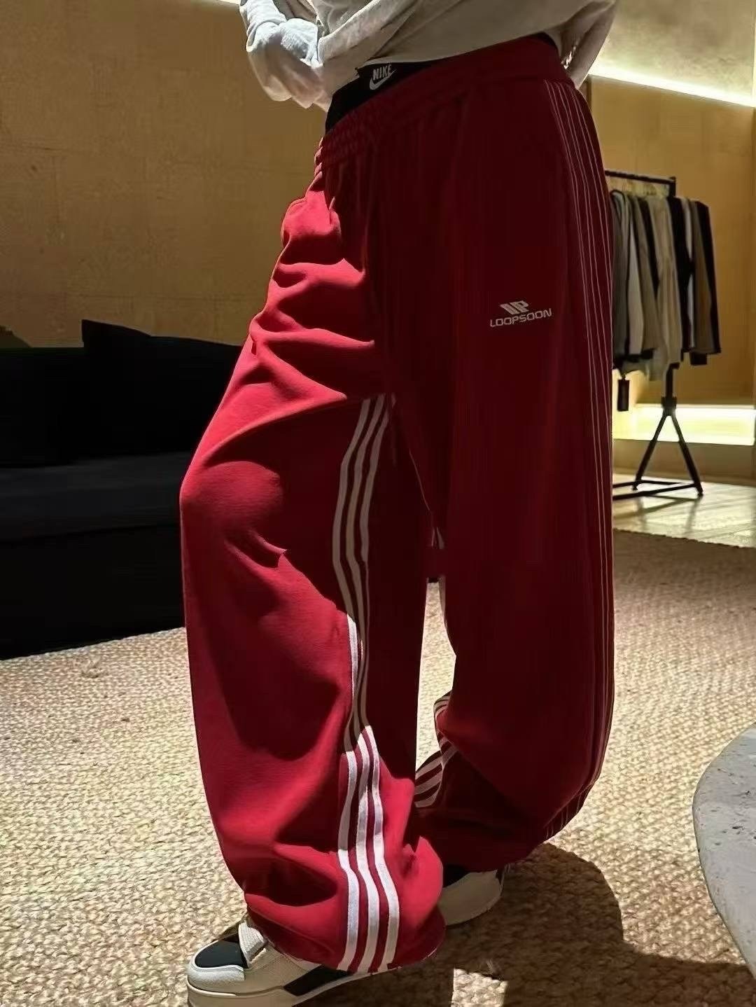 спортивные штаны широкие,брюки карго с лампасами широкие y2k styfash,спортивные штаны adidas,брюки оверсайз с лампасами широкие спортивные y2k,штаны широкие женские