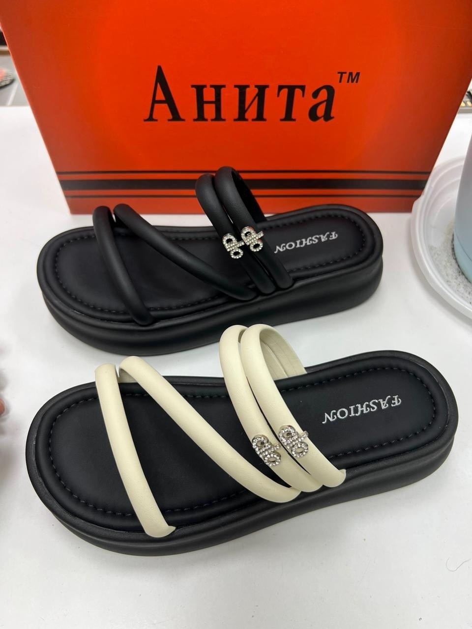 женские шлепанцы,,шлепанцы женские черные,модные шлепанцы,шлепки женские